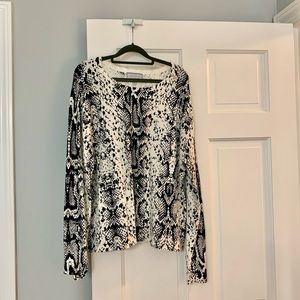 Snakeskin sweater top